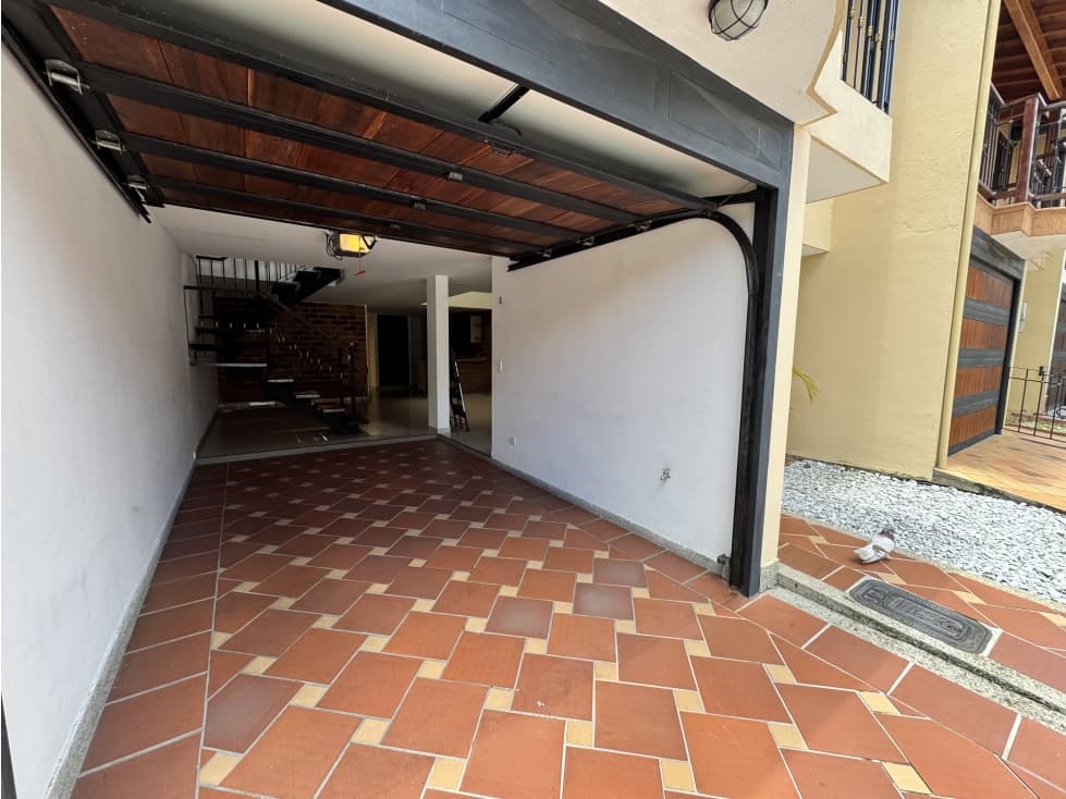 Vive tranquilo en San Antonio, Casa de 2 niveles — foto 2