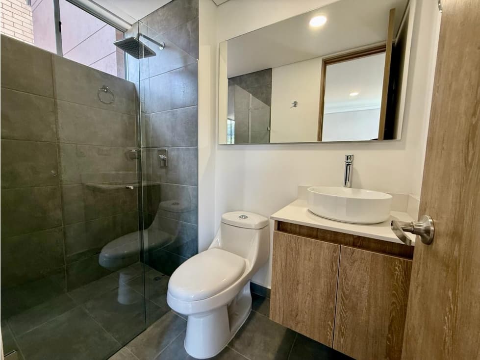 Moderno Apartamento en Venta en Itagui — foto 5