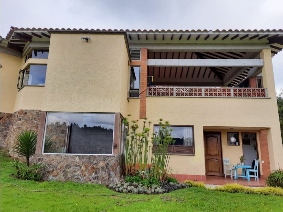 Vendo espectacular casa estilo rústico Alto Del Escobero — foto 4