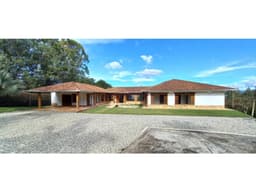 VENTA DE CASA FINCA EN LLANOGRANDE SECTOR CABECERAS