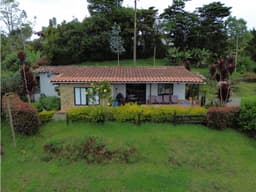 Finca Independiente en Venta, Vda La Mosquita - Guarne