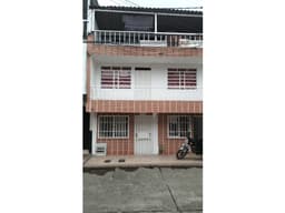 Casa con 3 rentas