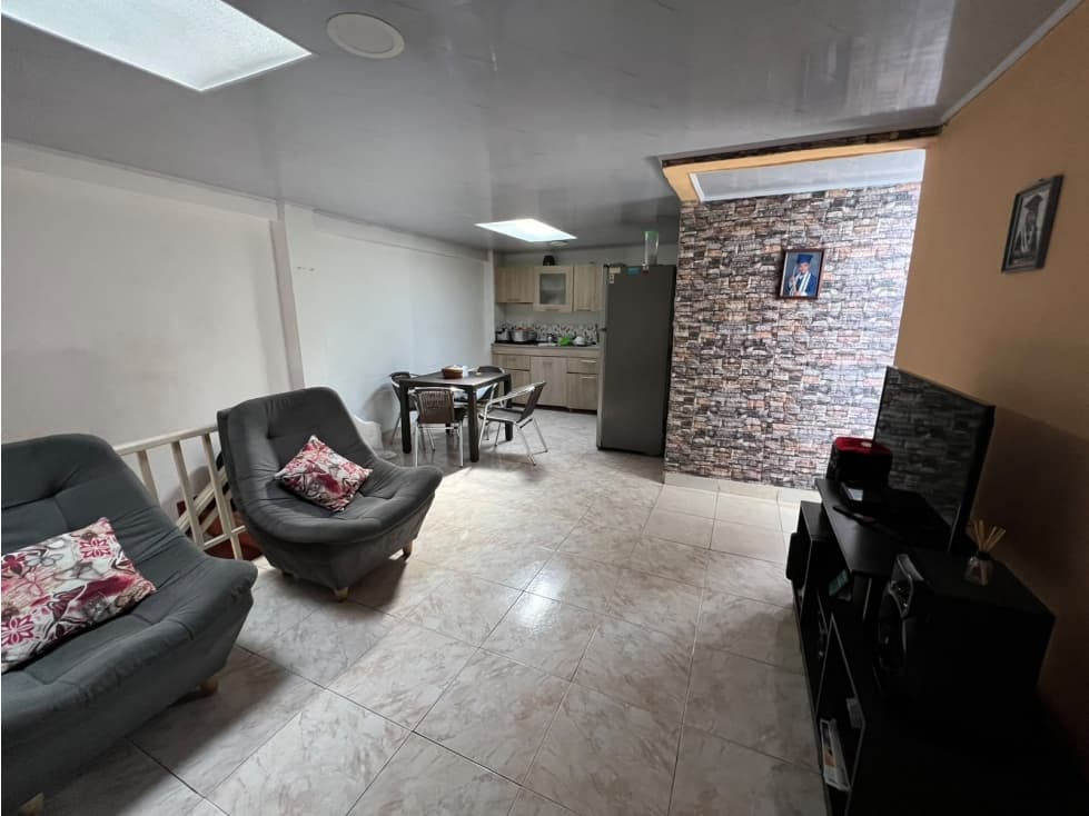 CASA CON 2 LOCALES + APARTAMENTO | INVERSIÓN CON RENTA ACTIVA — foto 2