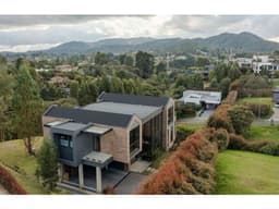 Venta: Espectacular Casa en el Alto de las Palmas.