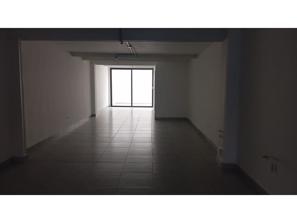 LOCAL AVENIDA BOLIVAR-UNICENTRO — foto 6