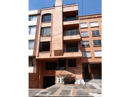 VENTA EDIFICIO CON 3 APTOS, 3 APARTAESTUDIOS 1 PENTHOUSE CEDRITOS BOG.