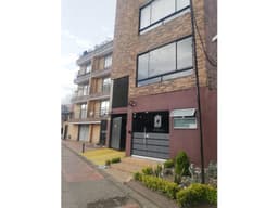 Apartaestudio con Ascensor y Parqueadero en Torre San Nicolás