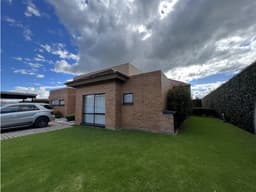 SE VENDE CASA TIPO R HACIENDA FONTANAR
