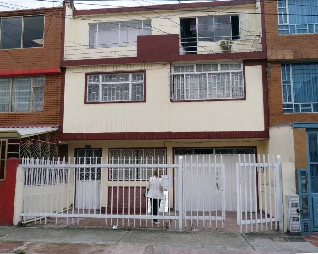 Amplia Casa en Occidente de Bogotá — foto 1