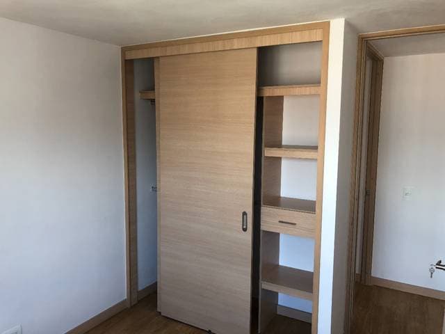 VENTA DE APARTAMENTO SECTOR LOMA LOS BERNAL	CÓDIGO 13694 — foto 3