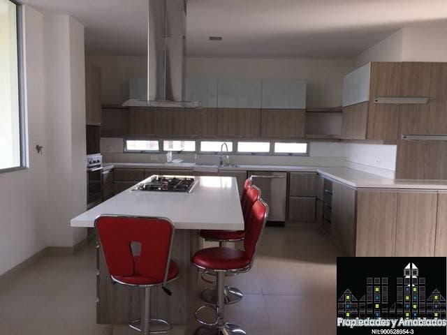 VENTA DE APARTAMENTO SECTOR EL POBLADO CÓDIGO 13715 — foto 1