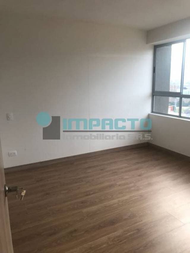 SE VENDE HERMOSO APARTAMENTO EN EL POBLADO COD 40145 — foto 4