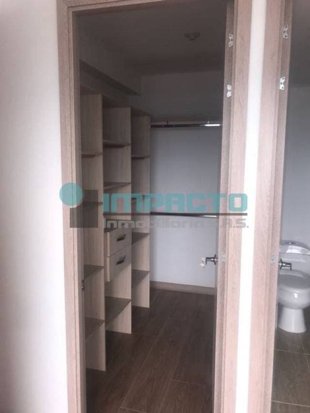 SE VENDE HERMOSO APARTAMENTO EN EL POBLADO COD 40145 — foto 5