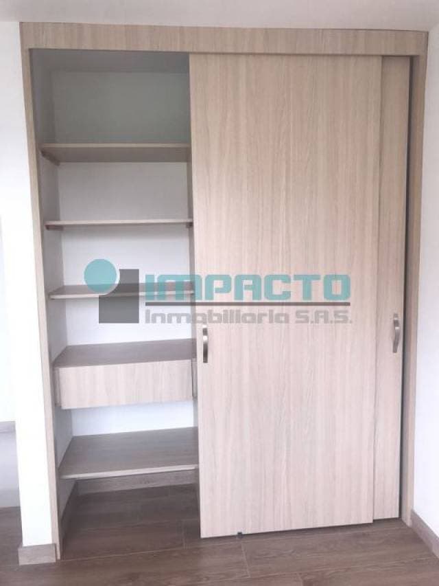 SE VENDE HERMOSO APARTAMENTO EN EL POBLADO COD 40145 — foto 8