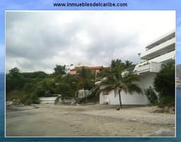 En venta magnifica casa frente al mar!