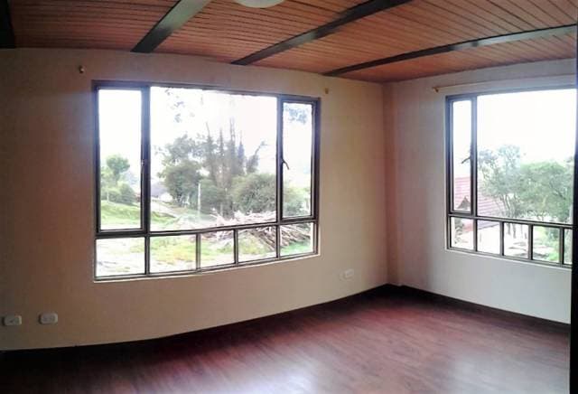Arriendo excelente apartamento con zona verde — foto 3