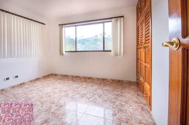 Hermosa Casa en Silvania — foto 9