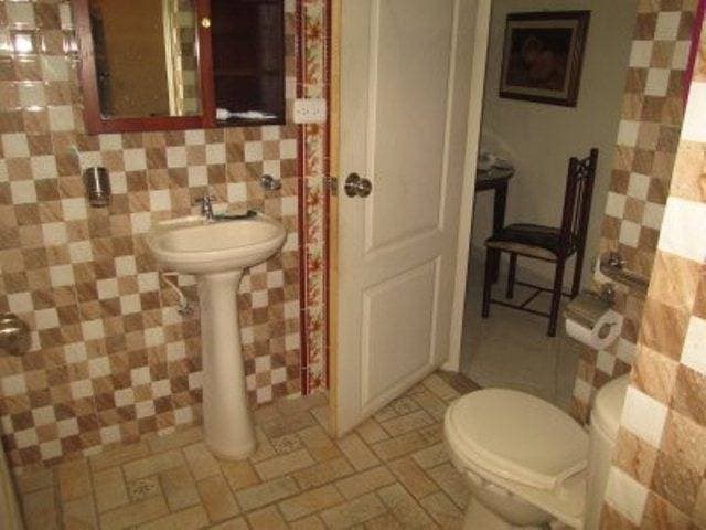 VENDO DOS CASAS CÓMODAS  EN BUENOS AIRES — foto 3