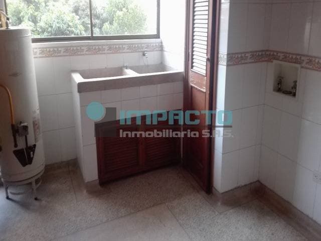 SE ARRIENDA APARTAMENTO EN CASTROPOL COD 11182 < — foto 14