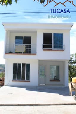 Venta casa moderna, amplia para estrenar en conjunto Parque Central, Girardot, 2 niveles