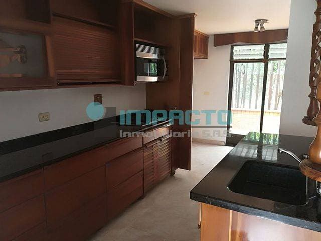 SE ARRIENDA APARTAMENTO EN ENVIGADO COD 11266 QW — foto 1