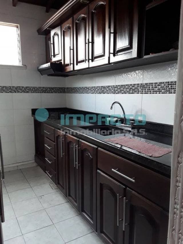 SE ARRIENDA APARTAMENTO EN EL POBLADO COD 11258 xx — foto 3