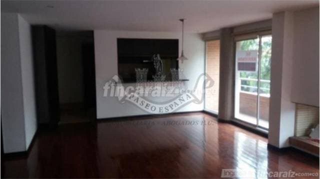 APARTAMENTO DUPLEX — foto 2