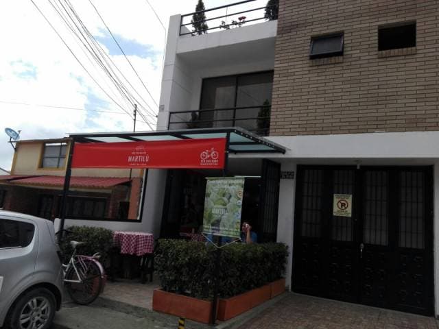 SE HERMOSA CASA - CON LOCAL — foto 1