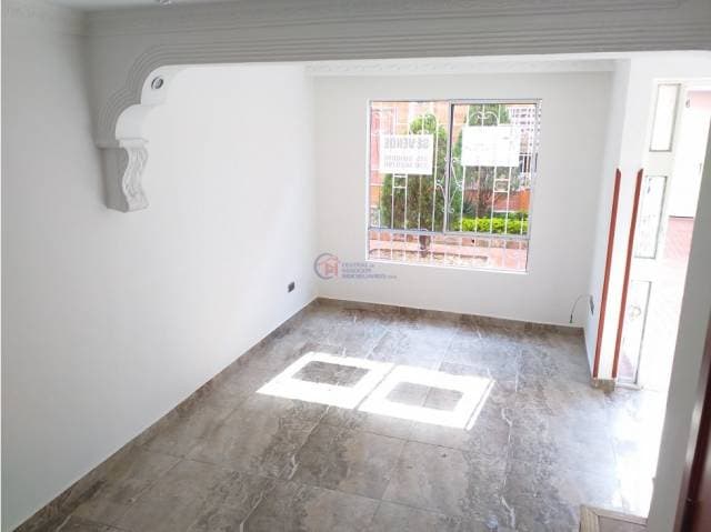 VENDO CASA REAL DE MINAS — foto 4