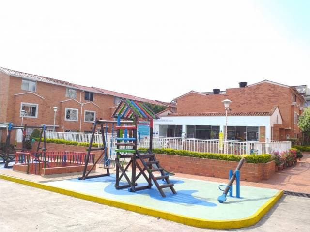 VENDO CASA REAL DE MINAS — foto 5