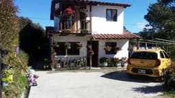 CASA LOTE EN VENTA EN SANTAELENA   - CERCA AL PARQUE