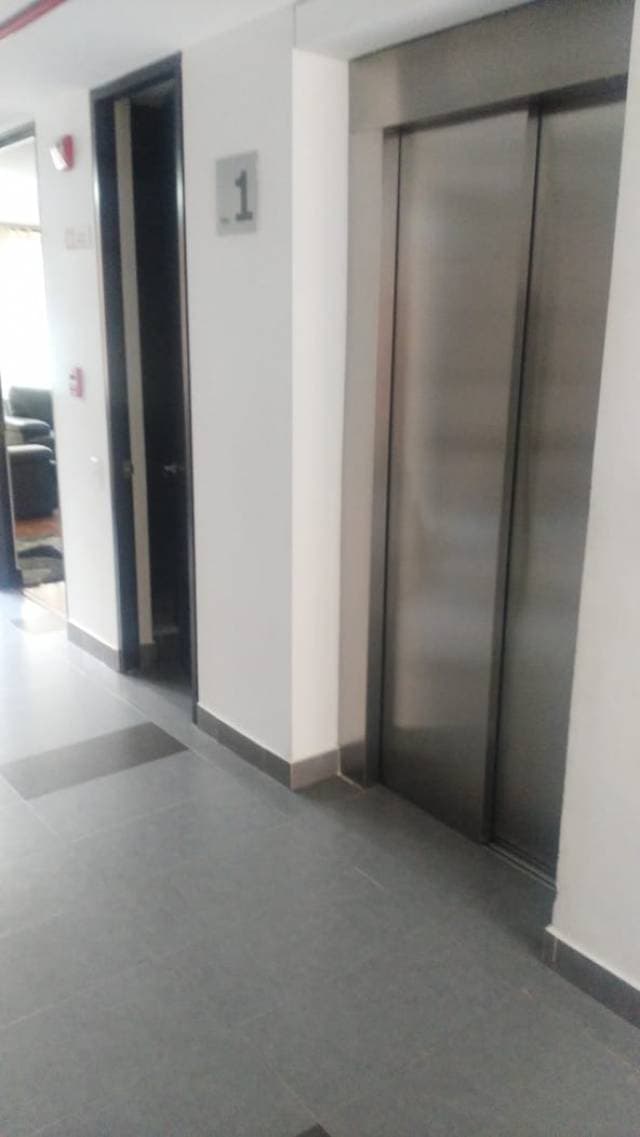 MADRID VENDO APTO 1 PISO, LA SIERRA — foto 1