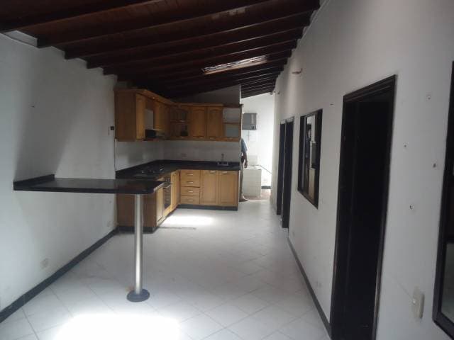 SE VENDE CASA EN ROBLEDO CERCA AL ÉXITO — foto 1