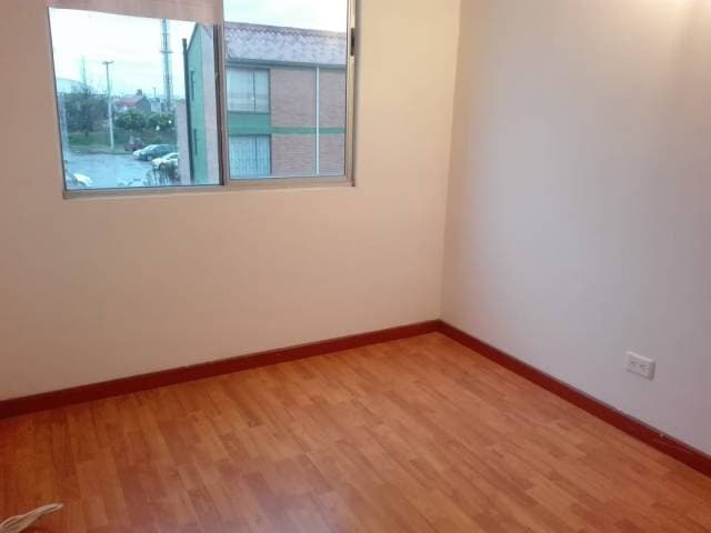 VENDO APTO EL RODEO AMARILO CASABLANCA — foto 2