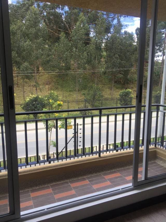 ARRIENDO APTO, AMARILO PEDREGAL EXCELENTE — foto 4
