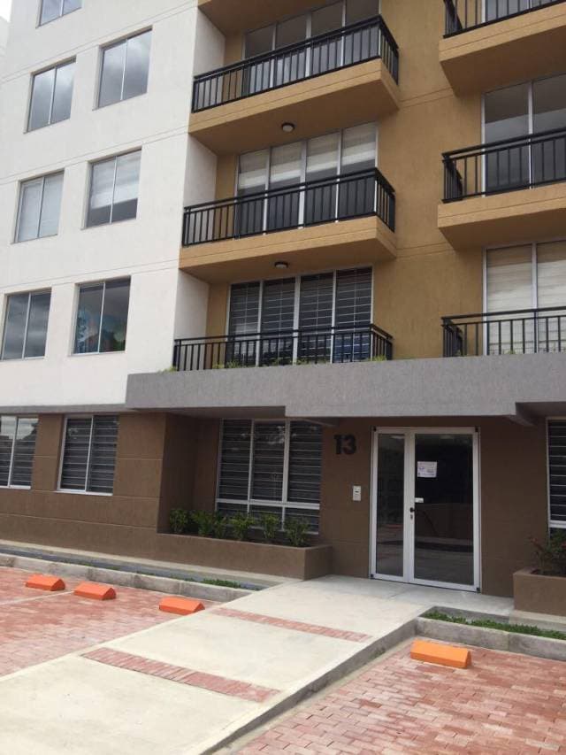 ARRIENDO APTO, AMARILO PEDREGAL EXCELENTE — foto 6