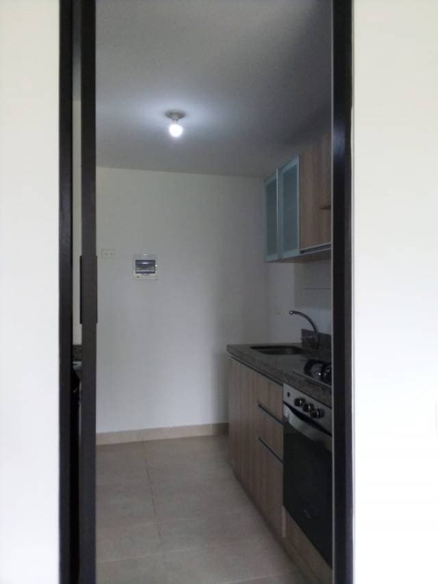 VENDO, AMARILO PEDREGAL EXCELENTE — foto 3