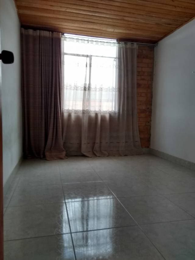 AMPLIO APARTAMENTO.  BUEN ESTADO. BUEN PRECIO. — foto 8