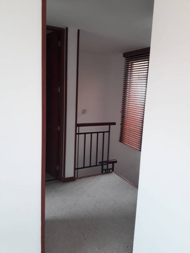 AMARILO PORTON DUPLEX EXCELENTE ESTADO — foto 7