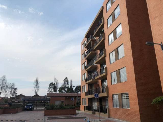 AMARILO ARBOLEDA 6 PISO EXCELENTE BUEN PRECIO — foto 6