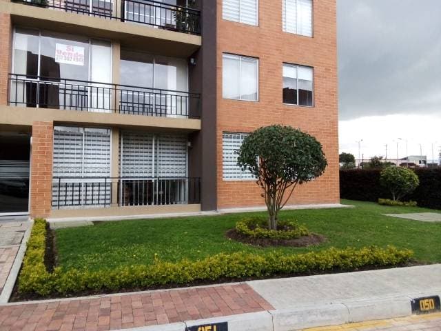 VENDO APTO AMARILO PORTON II 230 2 PISO — foto 1