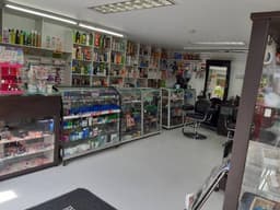 Peluquería y tienda de belleza