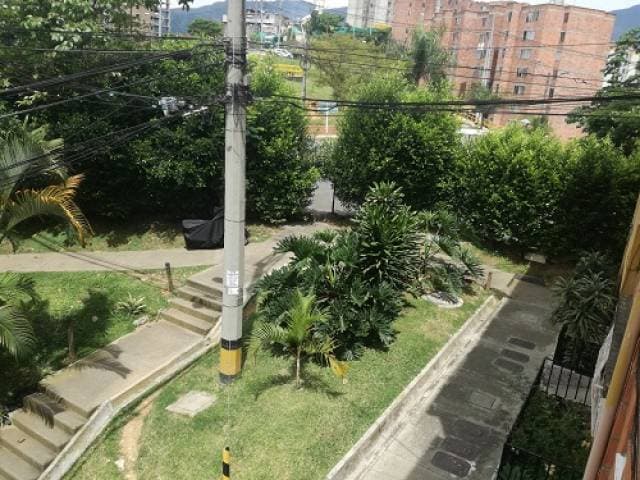 VENDO CÓMODO APARTAMENTO DUPLEX EN COLINAS DE CALASANZ — foto 3