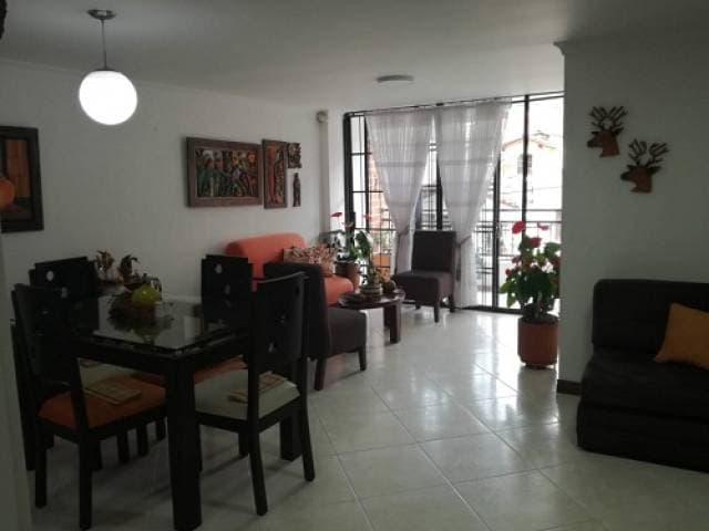 VENDO CÓMODO APARTAMENTO EN ENVIGADO TRIANON — foto 6