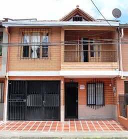 VENDO COMODA CASA EN SAN ANTONIO DE PEREIRA