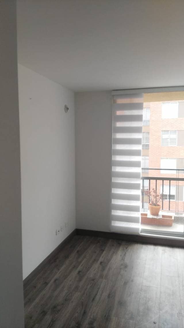MADRID, AMARILO, C. ARBOLEDA, APTO 4 PISO, ASCENSOR, PARQUEADERO — foto 4