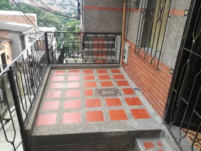VENDO CASA COMODA PRIMER PISO MEDELLIN — foto 7