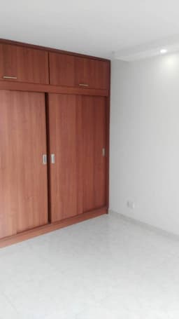 MADRID VENDO APTO 5 PISO, EXCELENTE ESTADO PARQUEADERO PROPIO