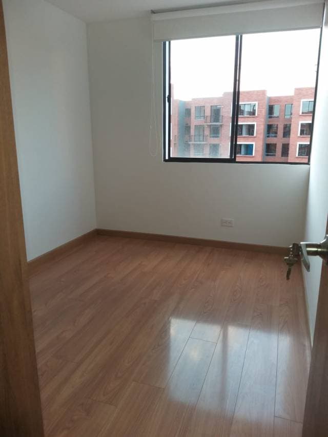 Madrid, ARRIENDO APTO 4 PISO CON ASCENSOR, PARQUEADERO. — foto 7