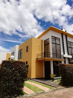 espectacular casa en cajica 140mts cuatro habitaciones zona verde privada